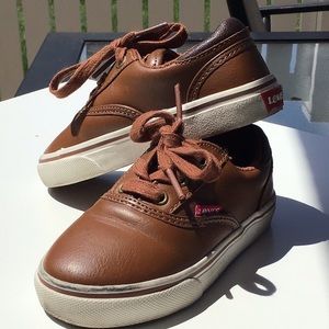 Levi’s brown leather boys sneaker SZ 8